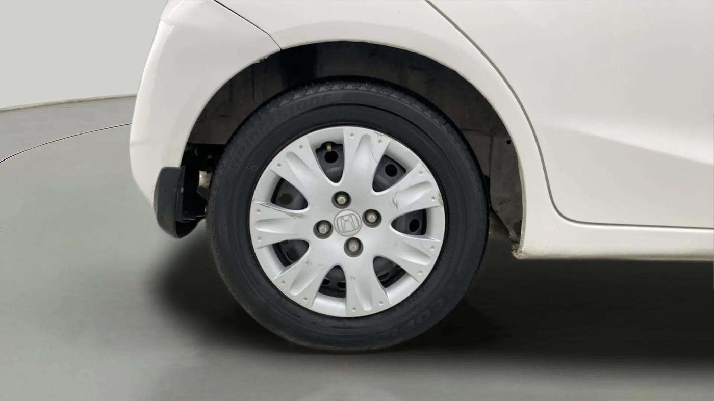 2014 Honda Brio S MT, Petrol, Manual, 48,819 km, Right Rear Wheel