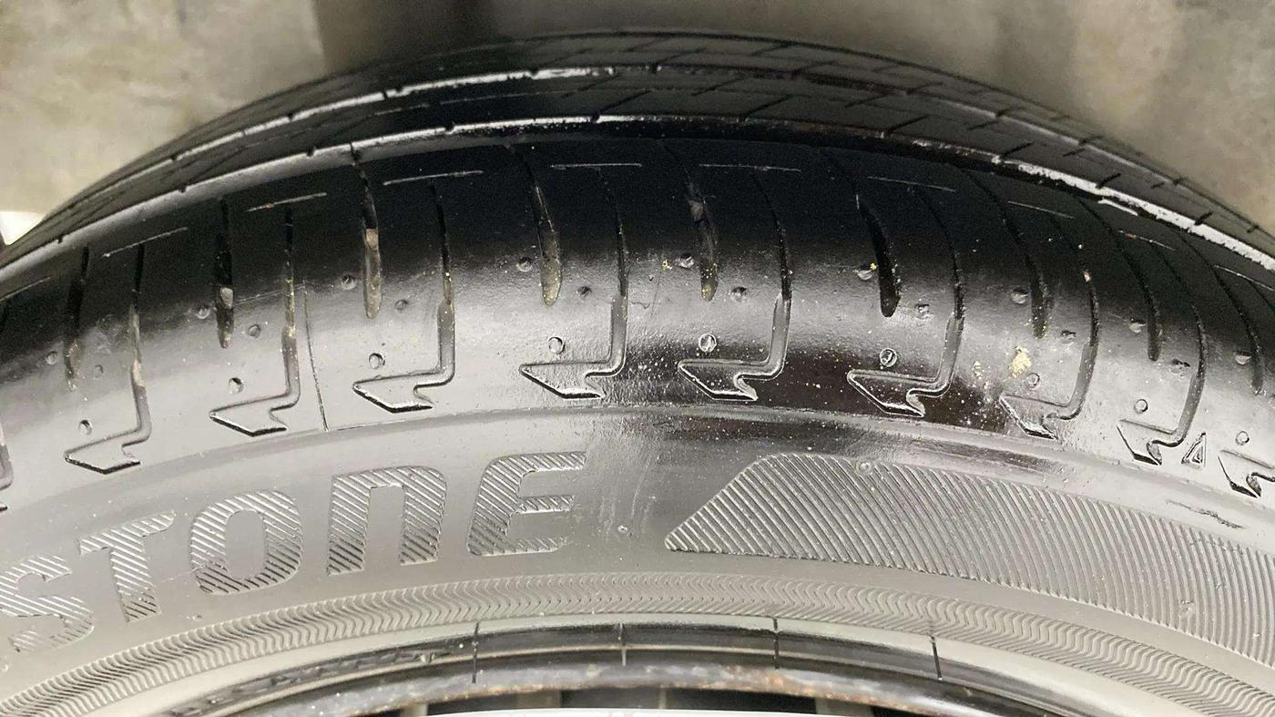 2014 Honda Brio S MT, Petrol, Manual, 48,819 km, Right Rear Tyre Tread