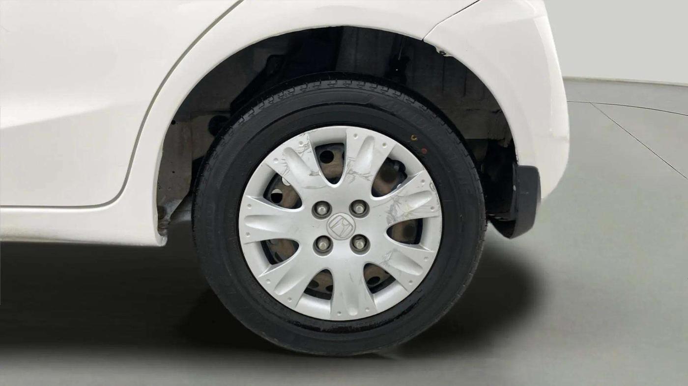 2014 Honda Brio S MT, Petrol, Manual, 48,819 km, Left Rear Wheel