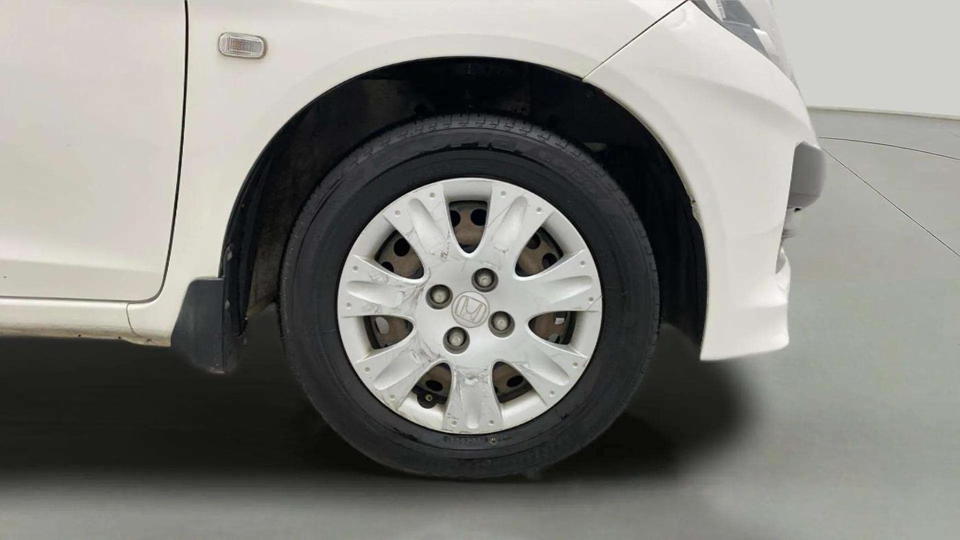 2014 Honda Brio S MT, Petrol, Manual, 48,819 km, Right Front Wheel