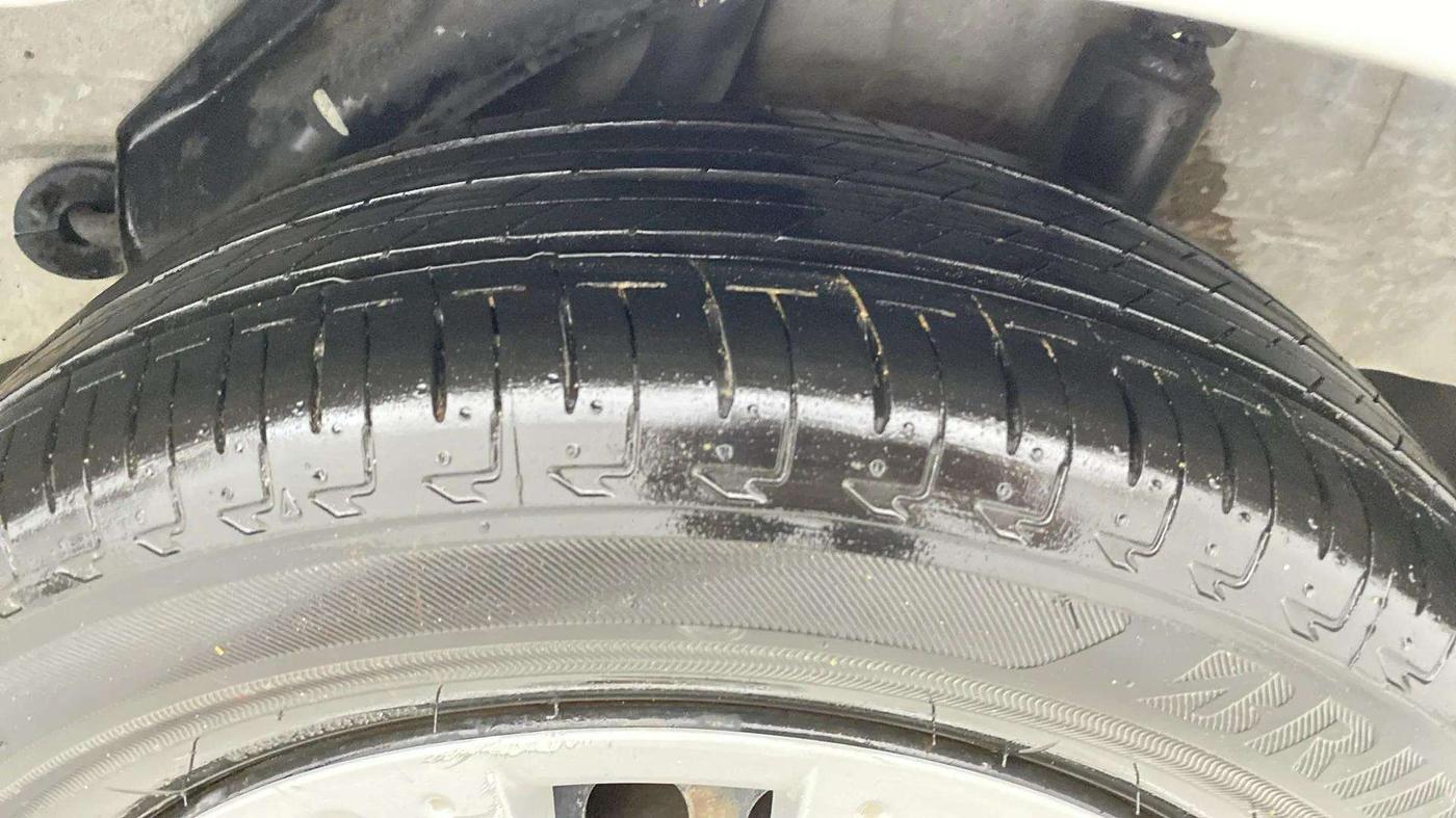 2014 Honda Brio S MT, Petrol, Manual, 48,819 km, Left Rear Tyre Tread