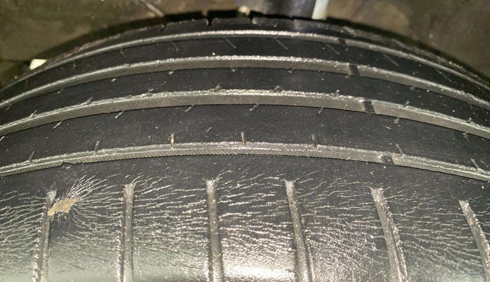 2017 Maruti Baleno ZETA PETROL 1.2, Petrol, Manual, 59,954 km, Left Front Tyre Tread