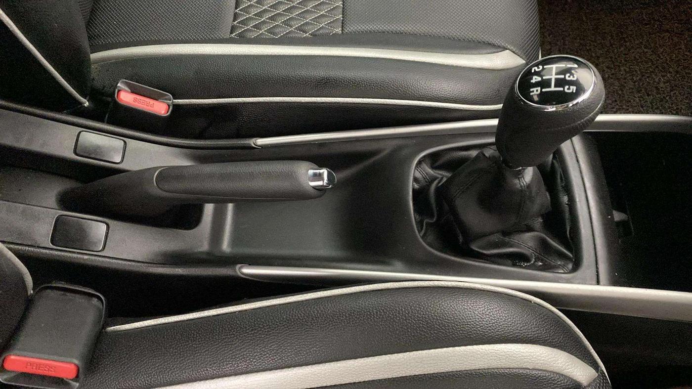 2017 Maruti Baleno ZETA PETROL 1.2, Petrol, Manual, 59,954 km, Gear Lever