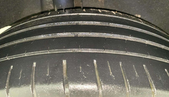 2017 Maruti Baleno ZETA PETROL 1.2, Petrol, Manual, 59,954 km, Right Rear Tyre Tread