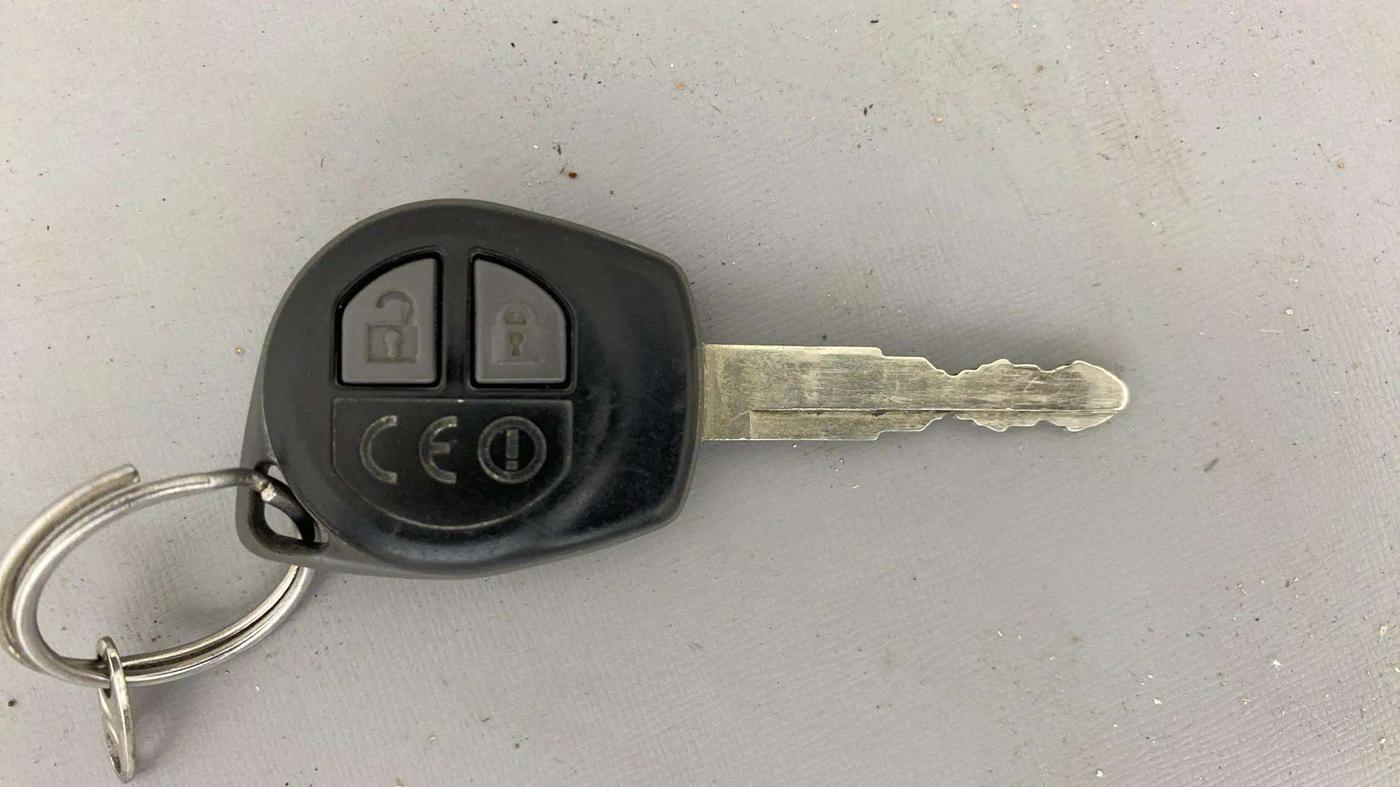 2017 Maruti Dzire VDI, Diesel, Manual, 63,449 km, Key Close Up
