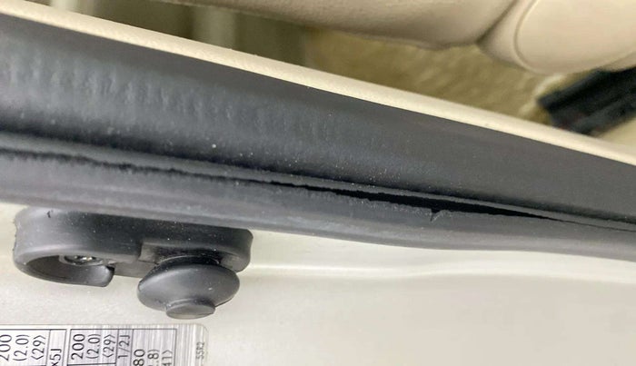 2017 Maruti Dzire VDI, Diesel, Manual, 63,449 km, Driver-side door - Beading has minor damage