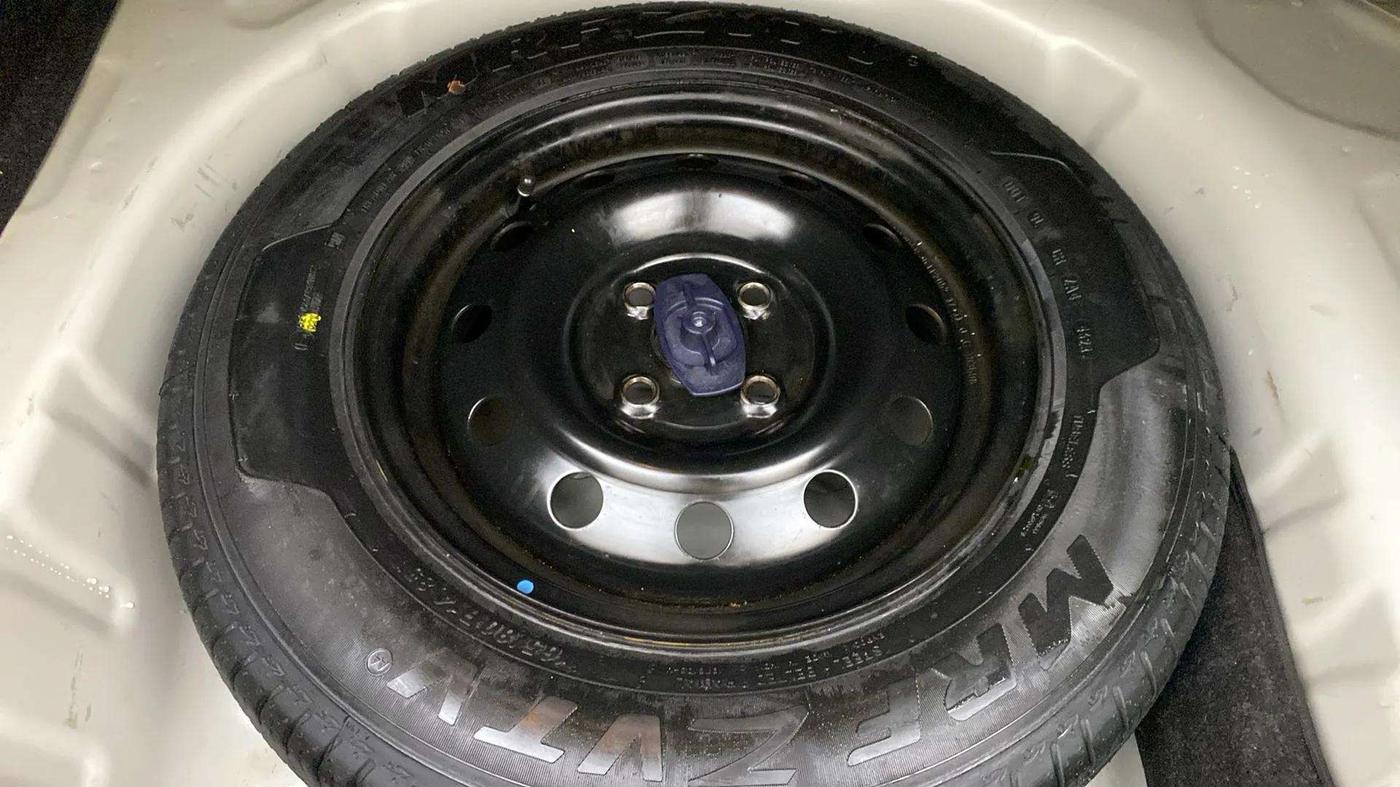 2017 Maruti Dzire VDI, Diesel, Manual, 63,449 km, Spare Tyre