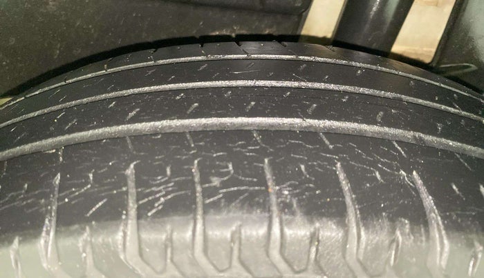2017 Maruti Dzire VDI, Diesel, Manual, 63,449 km, Left Rear Tyre Tread
