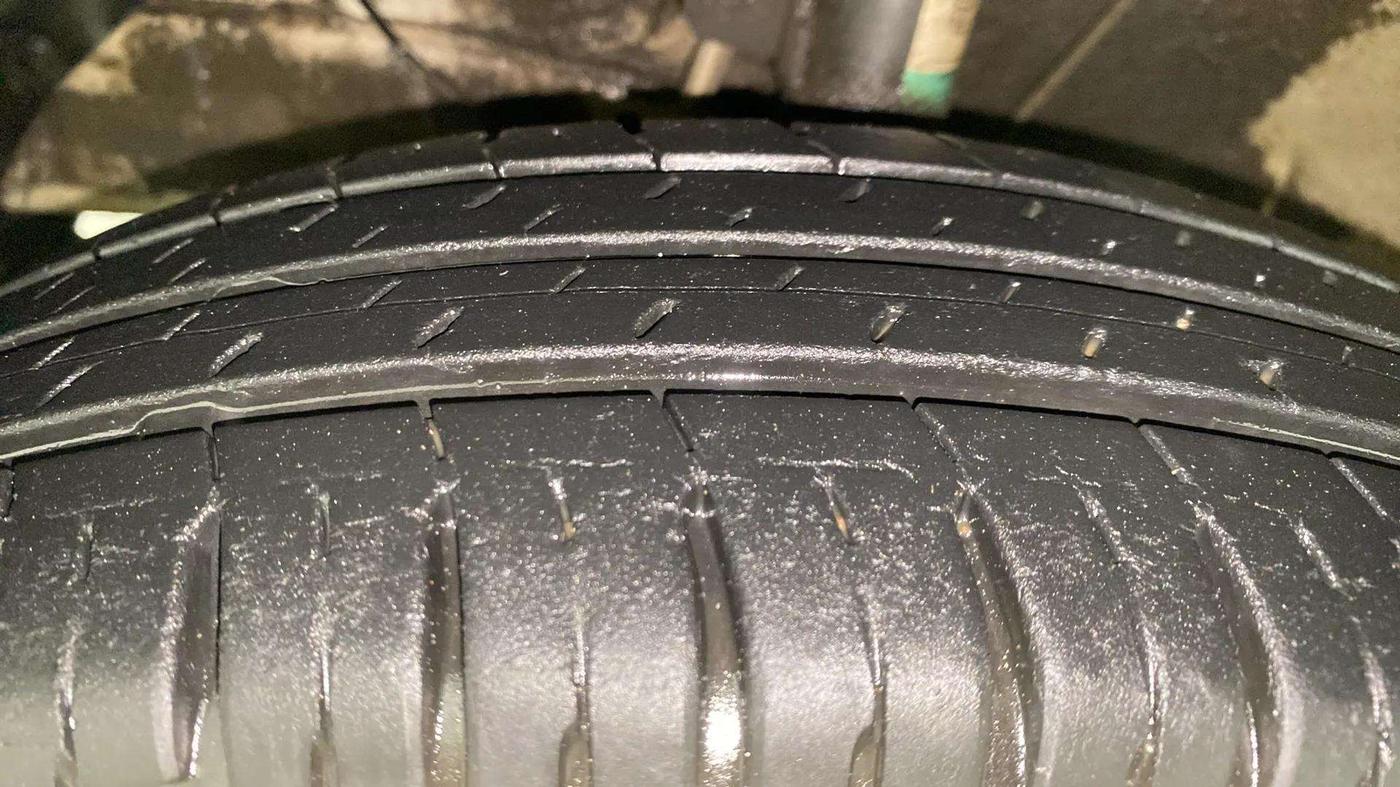 2017 Maruti Dzire VDI, Diesel, Manual, 63,449 km, Left Front Tyre Tread