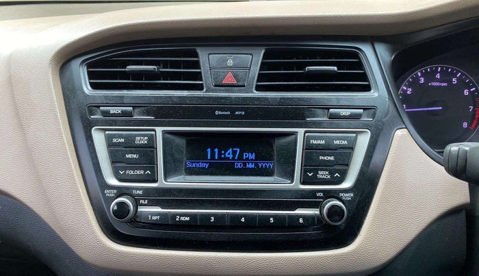 2017 Hyundai Elite i20 SPORTZ 1.2, Petrol, Manual, 75,495 km, AC Unit - Front vent has minor damage