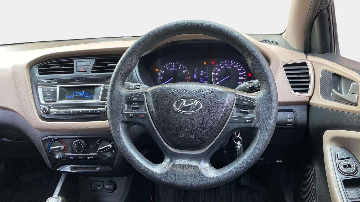 2017 Hyundai Elite i20 SPORTZ 1.2, Petrol, Manual, 75,495 km, Steering Wheel Close Up