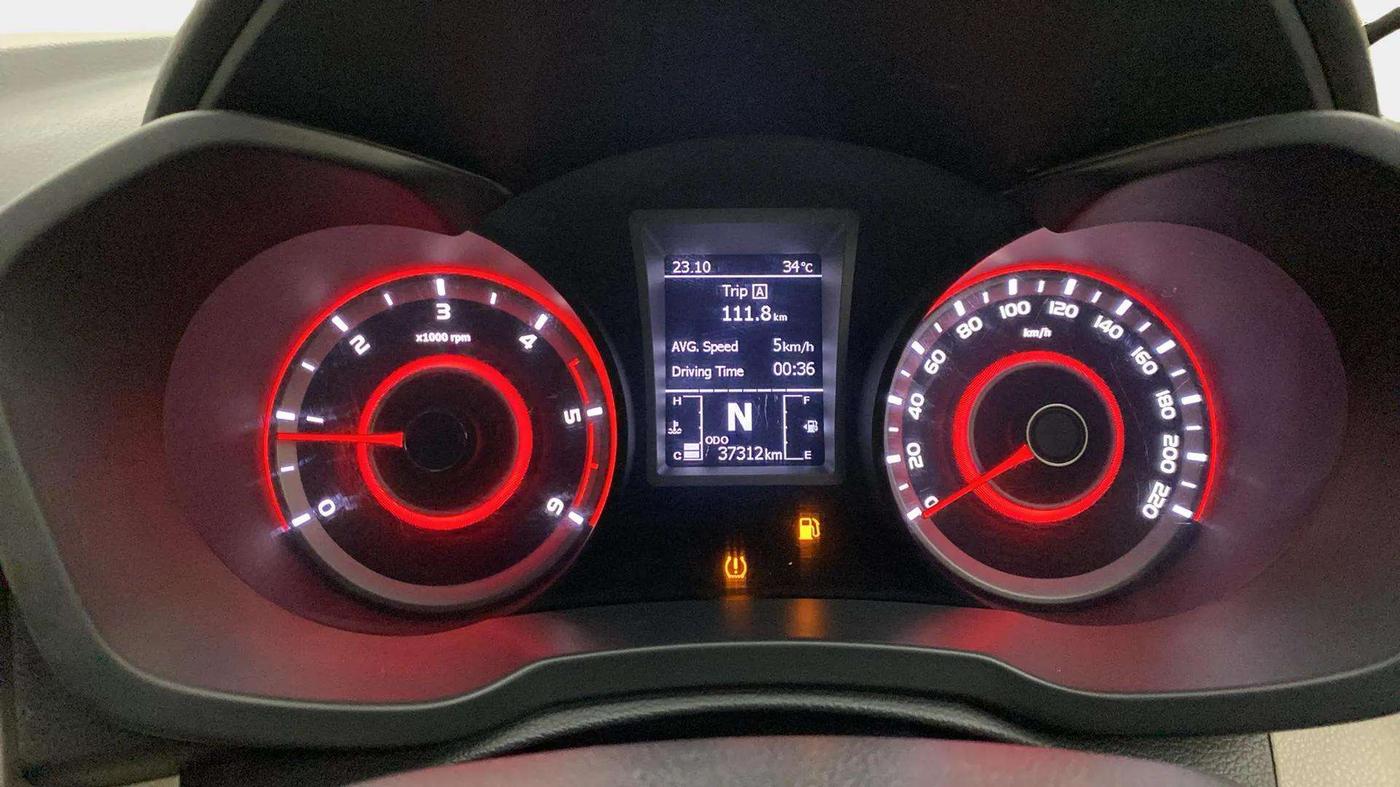 2020 Mahindra XUV300 W8 (O) 1.5 DIESEL AMT, Diesel, Automatic, 37,428 km, Odometer Image