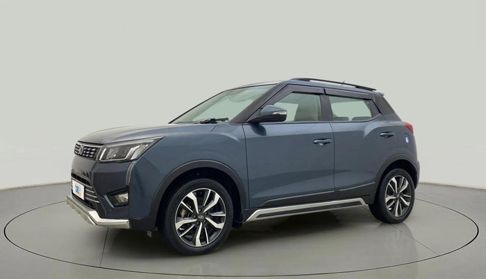 2020 Mahindra XUV300 W8 (O) 1.5 DIESEL AMT, Diesel, Automatic, 37,333 km, Left Front Diagonal