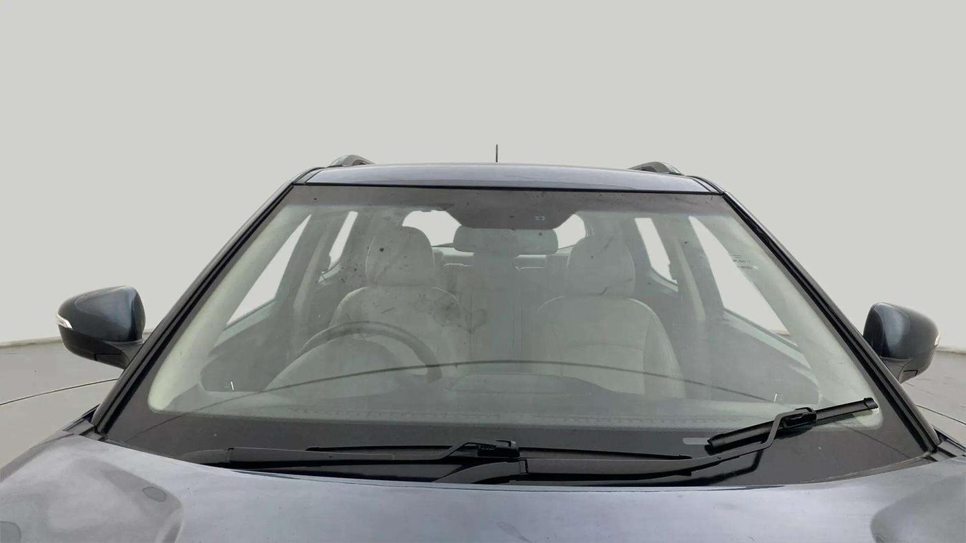 2020 Mahindra XUV300 W8 (O) 1.5 DIESEL AMT, Diesel, Automatic, 37,428 km, Front Windshield