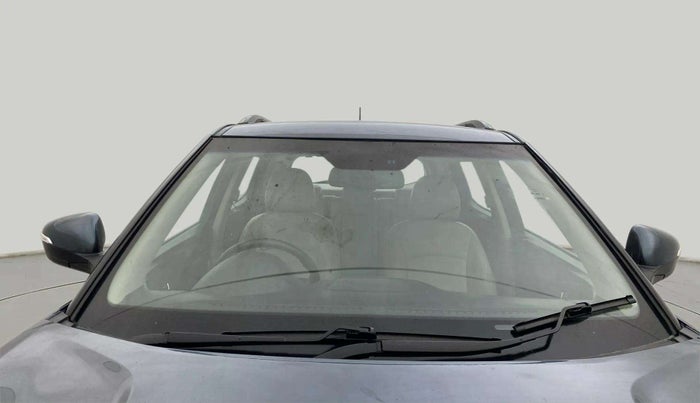 2020 Mahindra XUV300 W8 (O) 1.5 DIESEL AMT, Diesel, Automatic, 37,333 km, Front Windshield