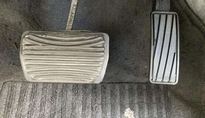2020 Mahindra XUV300 W8 (O) 1.5 DIESEL AMT, Diesel, Automatic, 37,333 km, Pedals
