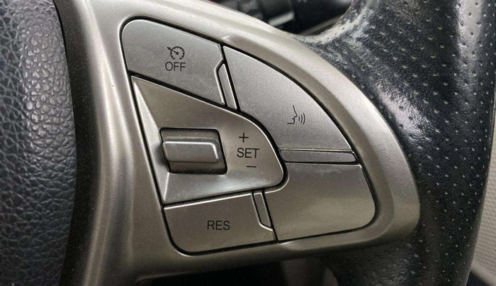 2020 Mahindra XUV300 W8 (O) 1.5 DIESEL AMT, Diesel, Automatic, 37,333 km, Adaptive Cruise Control