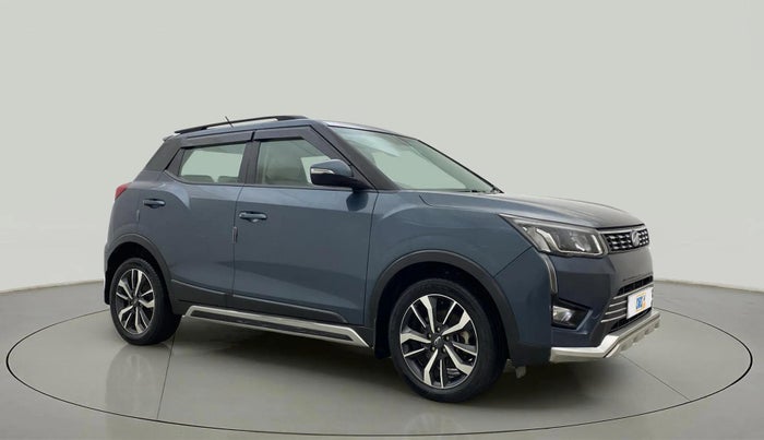 2020 Mahindra XUV300 W8 (O) 1.5 DIESEL AMT, Diesel, Automatic, 37,333 km, Right Front Diagonal