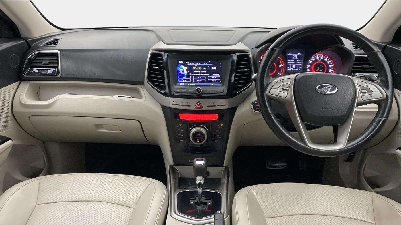 2020 Mahindra XUV300 W8 (O) 1.5 DIESEL AMT, Diesel, Automatic, 37,428 km, Dashboard