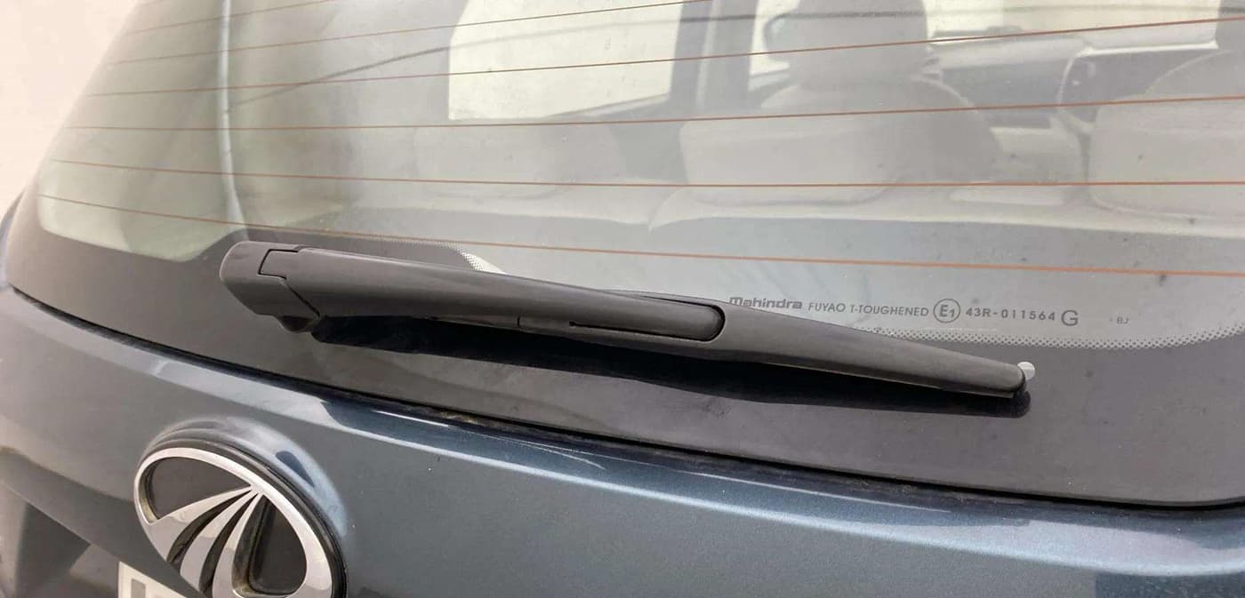 2020 Mahindra XUV300 W8 (O) 1.5 DIESEL AMT, Diesel, Automatic, 37,428 km, Rear Wiper