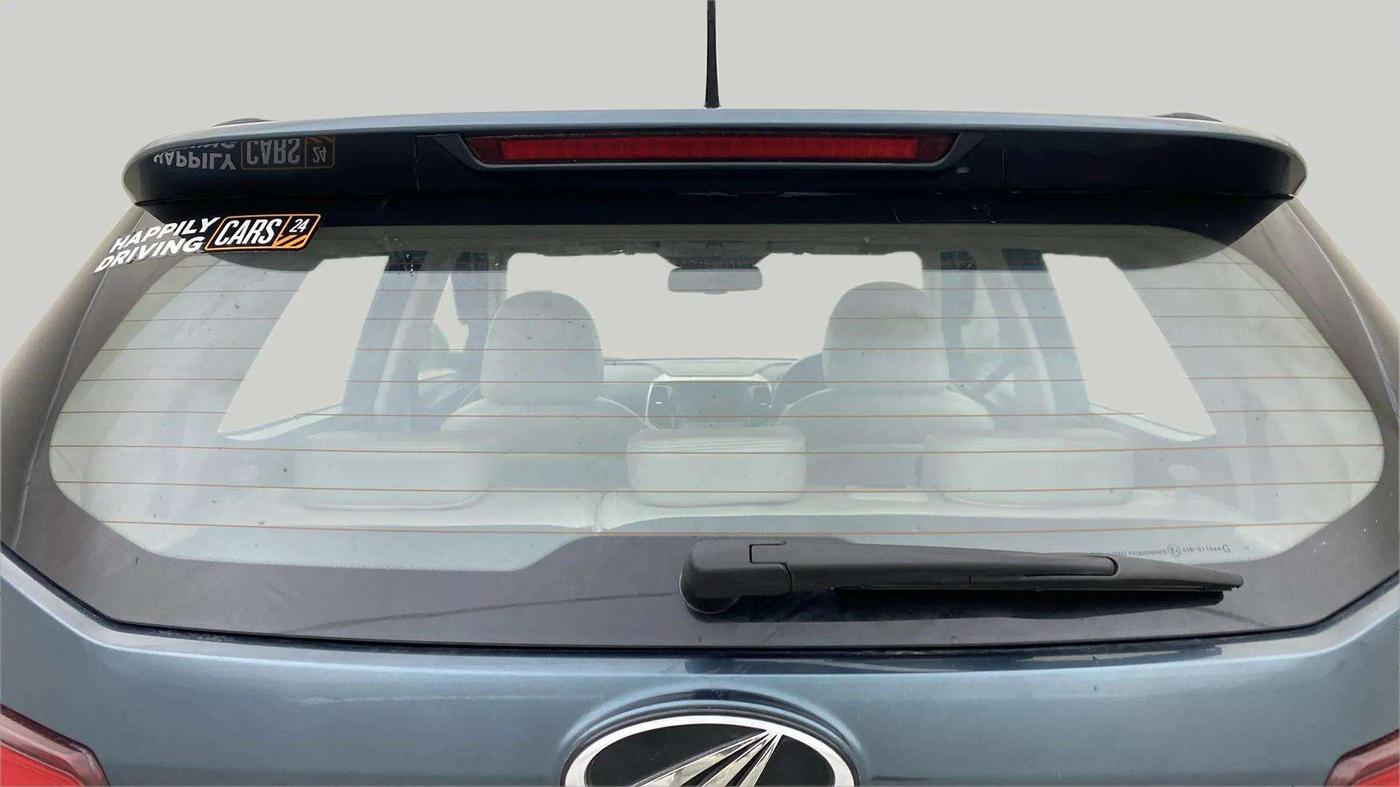 2020 Mahindra XUV300 W8 (O) 1.5 DIESEL AMT, Diesel, Automatic, 37,428 km, Rear Windshield