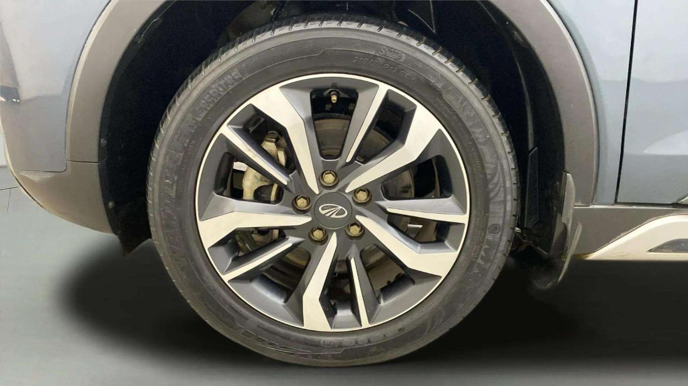 2020 Mahindra XUV300 W8 (O) 1.5 DIESEL AMT, Diesel, Automatic, 37,428 km, Left Front Wheel