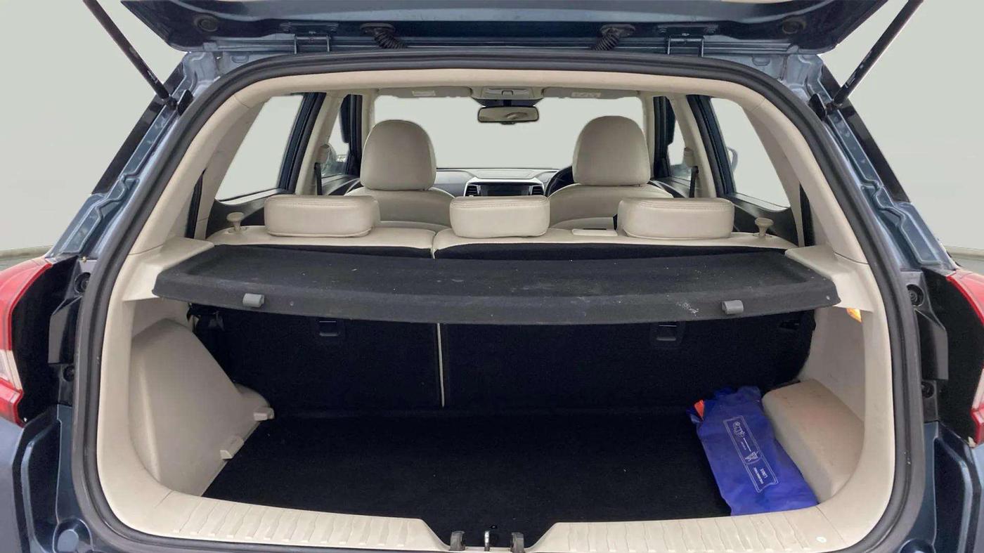 2020 Mahindra XUV300 W8 (O) 1.5 DIESEL AMT, Diesel, Automatic, 37,428 km, Boot Inside