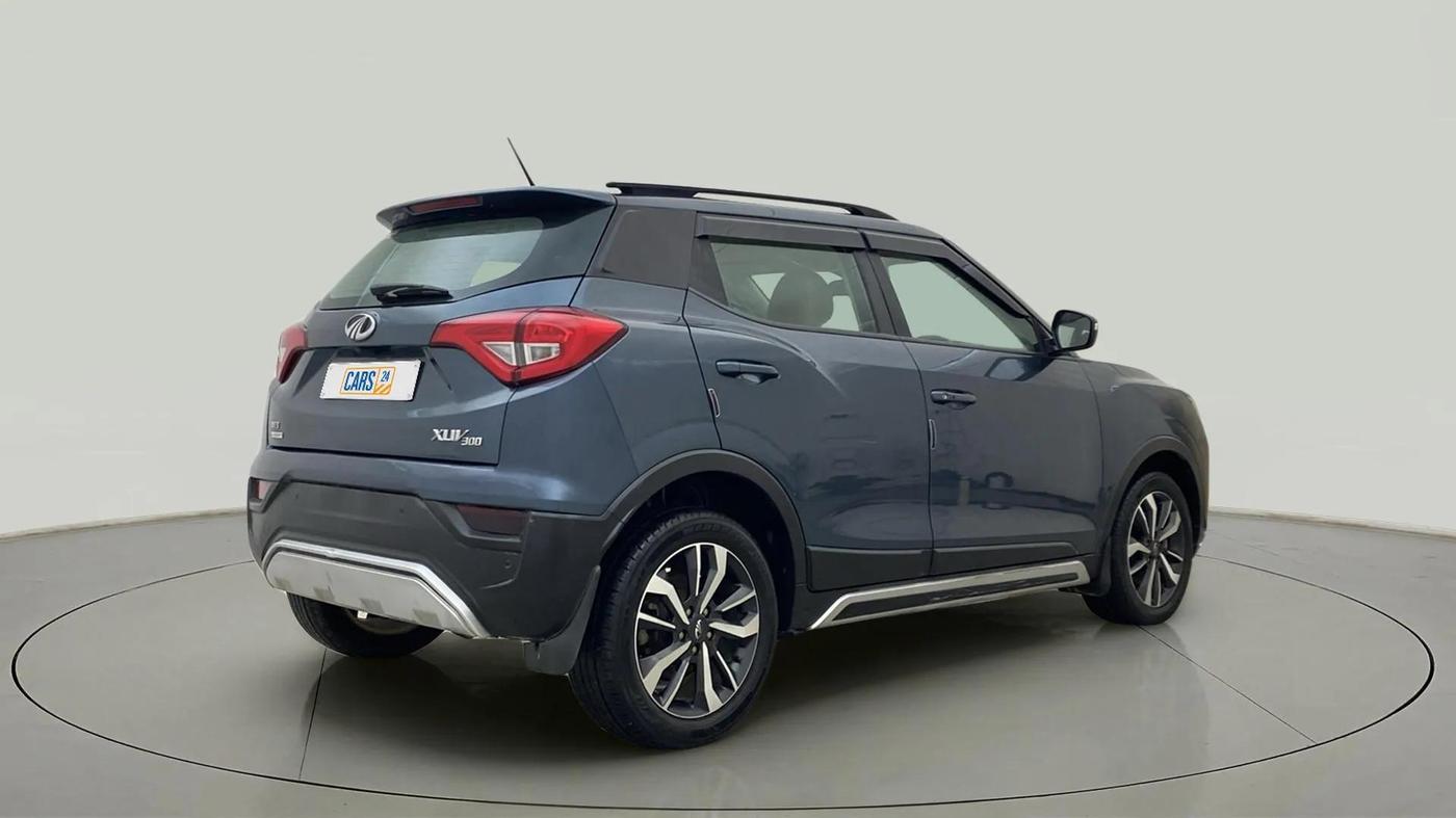 2020 Mahindra XUV300 W8 (O) 1.5 DIESEL AMT, Diesel, Automatic, 37,428 km, Right Back Diagonal