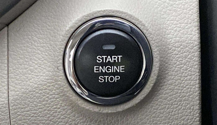 2020 Mahindra XUV300 W8 (O) 1.5 DIESEL AMT, Diesel, Automatic, 37,333 km, Keyless Start/ Stop Button