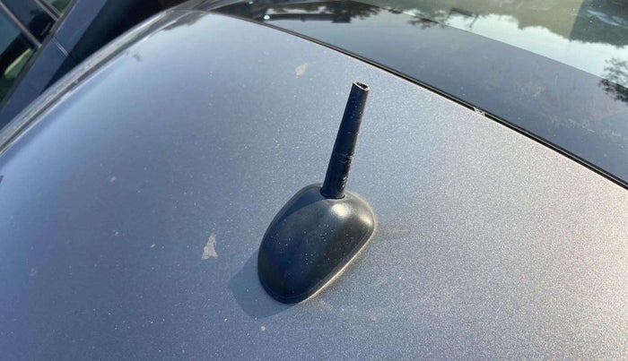 2019 Maruti Dzire VXI, Petrol, Manual, 32,620 km, Roof - Antenna Broken