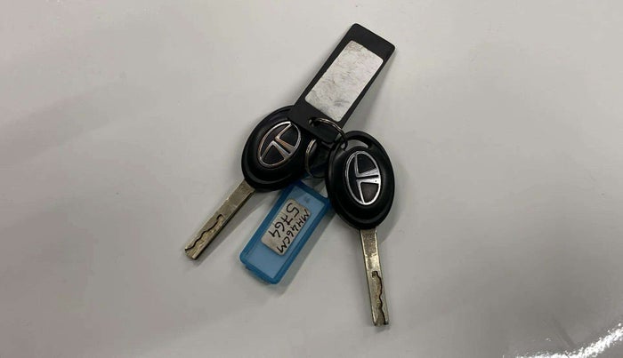 2023 Tata TIGOR XM CNG, CNG, Manual, 5,229 km, Key Close Up