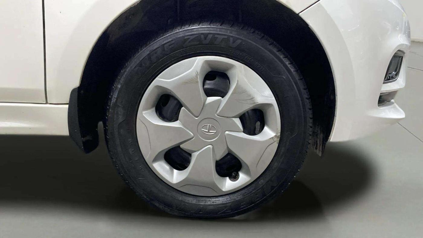 2023 Tata TIGOR XM CNG, CNG, Manual, 5,229 km, Right Front Wheel