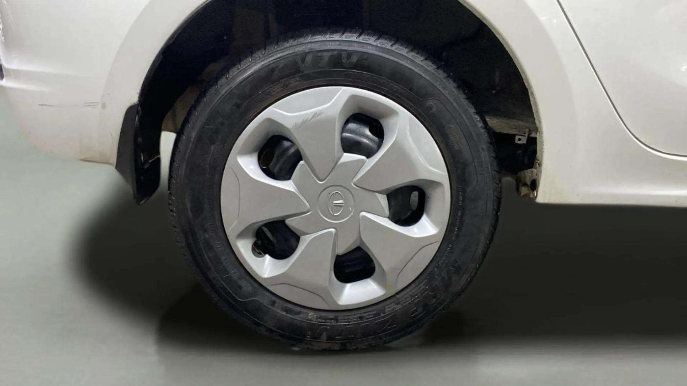 2023 Tata TIGOR XM CNG, CNG, Manual, 5,229 km, Right Rear Wheel