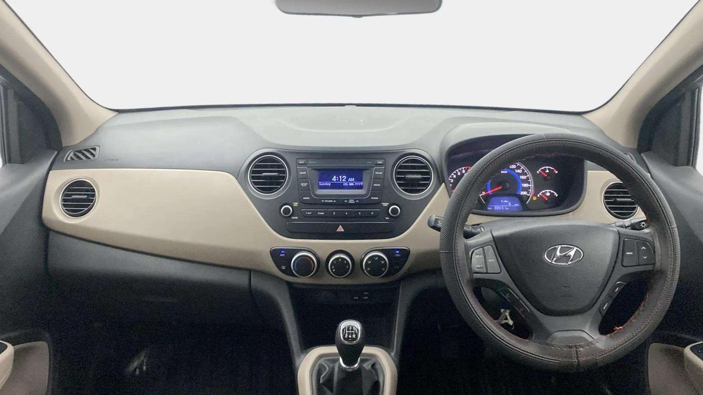 2016 Hyundai Grand i10 SPORTZ 1.2 KAPPA VTVT, Petrol, Manual, 38,659 km, Dashboard