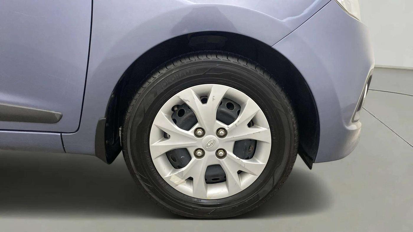 2016 Hyundai Grand i10 SPORTZ 1.2 KAPPA VTVT, Petrol, Manual, 38,659 km, Right Front Wheel