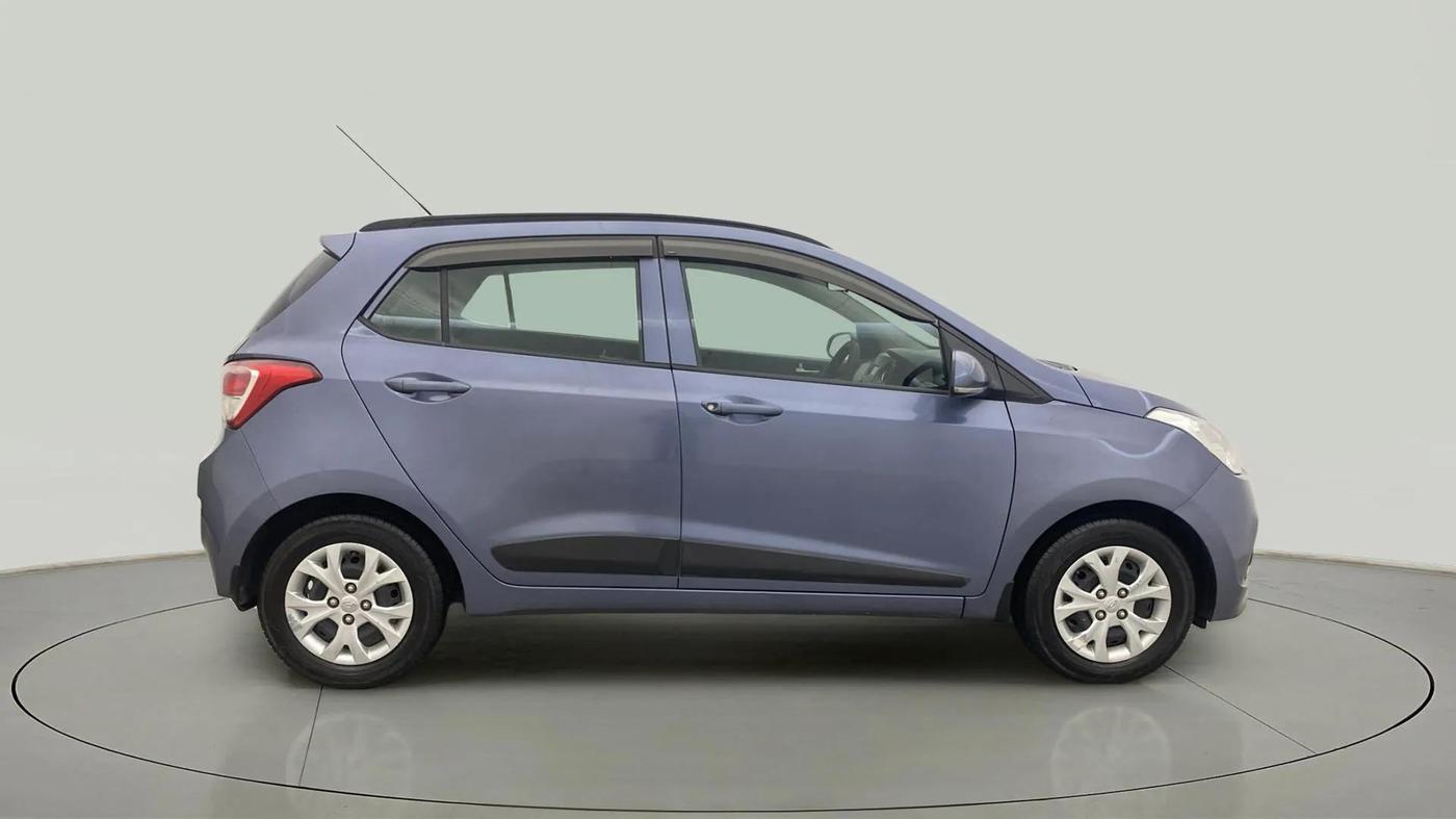 2016 Hyundai Grand i10 SPORTZ 1.2 KAPPA VTVT, Petrol, Manual, 38,659 km, Right Side View