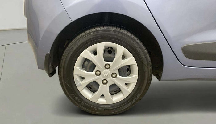 2016 Hyundai Grand i10 SPORTZ 1.2 KAPPA VTVT, Petrol, Manual, 38,645 km, Right Rear Wheel
