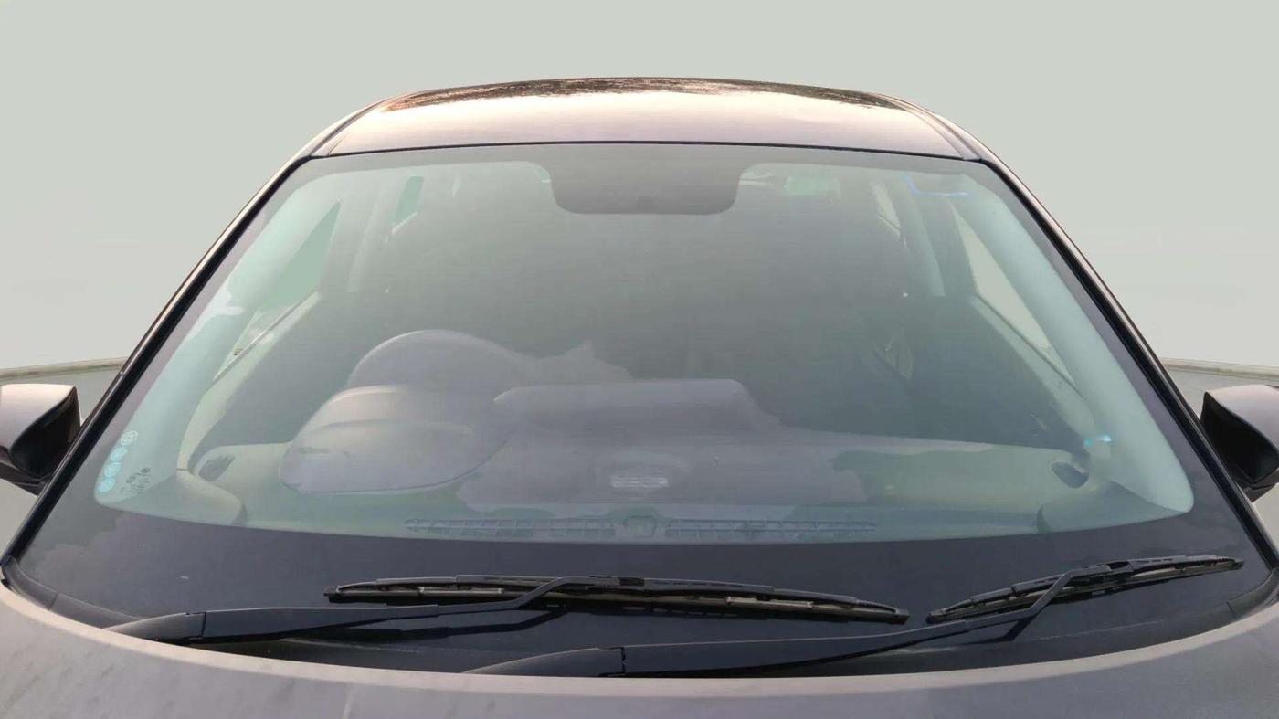 2022 Hyundai NEW I20 SPORTZ 1.2 MT, Petrol, Manual, 23,077 km, Front Windshield