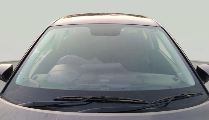 2022 Hyundai NEW I20 SPORTZ 1.2 MT, Petrol, Manual, 23,077 km, Front Windshield
