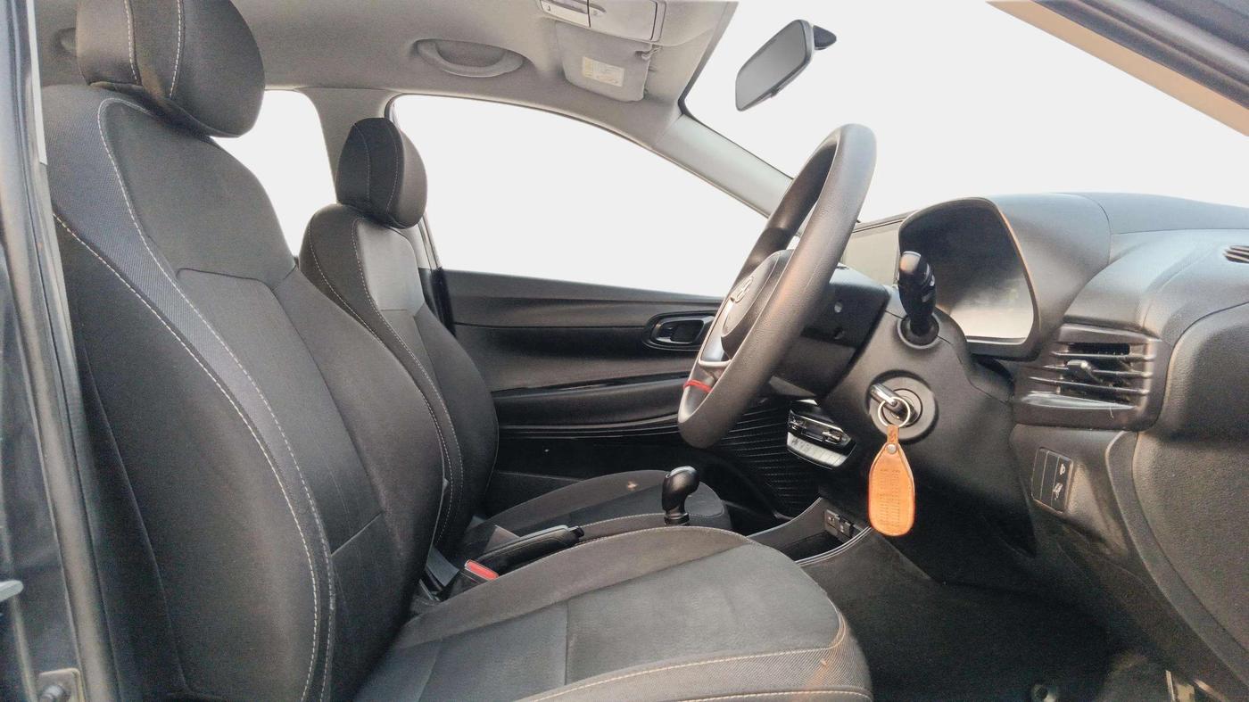 2022 Hyundai NEW I20 SPORTZ 1.2 MT, Petrol, Manual, 23,077 km, Right Side Front Door Cabin