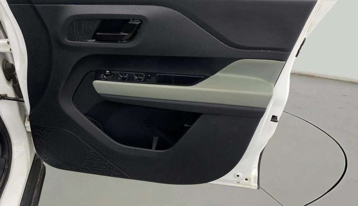2023 Tata PUNCH ADVENTURE MT, Petrol, Manual, 20,225 km, Driver Side Door Panels Control