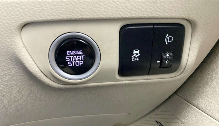 2022 KIA CARENS PRESTIGE PLUS 1.4 PETROL DCT 7 STR, Petrol, Automatic, 74,712 km, Keyless Start/ Stop Button