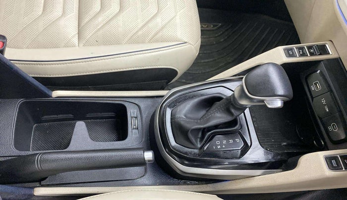 2022 KIA CARENS PRESTIGE PLUS 1.4 PETROL DCT 7 STR, Petrol, Automatic, 74,712 km, Gear Lever
