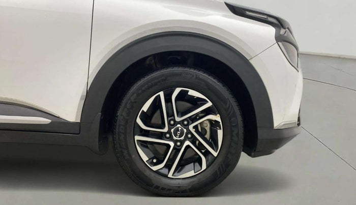 2022 KIA CARENS PRESTIGE PLUS 1.4 PETROL DCT 7 STR, Petrol, Automatic, 74,712 km, Right Front Wheel