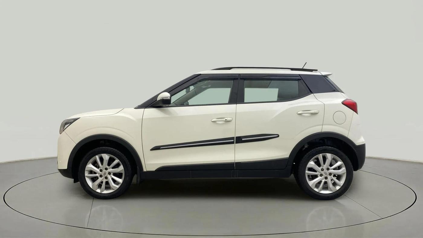 2021 Mahindra XUV300 W8 1.2 PETROL, Petrol, Manual, 23,196 km, Left Side