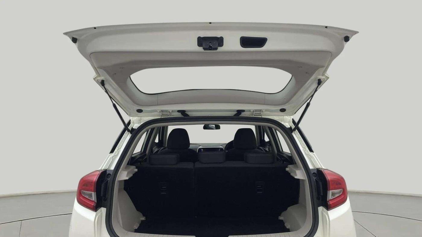 2021 Mahindra XUV300 W8 1.2 PETROL, Petrol, Manual, 23,196 km, Boot Door Open