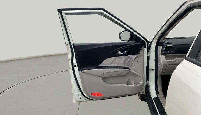 2021 Mahindra XUV300 W8 1.2 PETROL, Petrol, Manual, 23,196 km, LHS Front Door