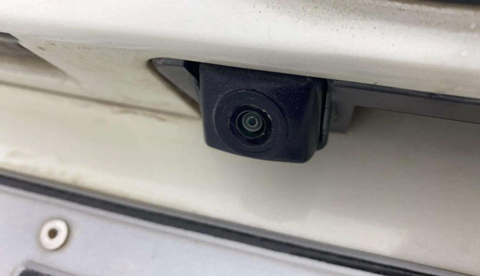 2021 Mahindra XUV300 W8 1.2 PETROL, Petrol, Manual, 23,196 km, Parking Camera
