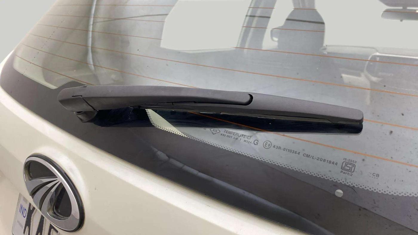2021 Mahindra XUV300 W8 1.2 PETROL, Petrol, Manual, 23,196 km, Rear Wiper