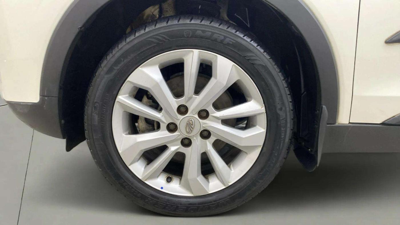 2021 Mahindra XUV300 W8 1.2 PETROL, Petrol, Manual, 23,196 km, Left Front Wheel